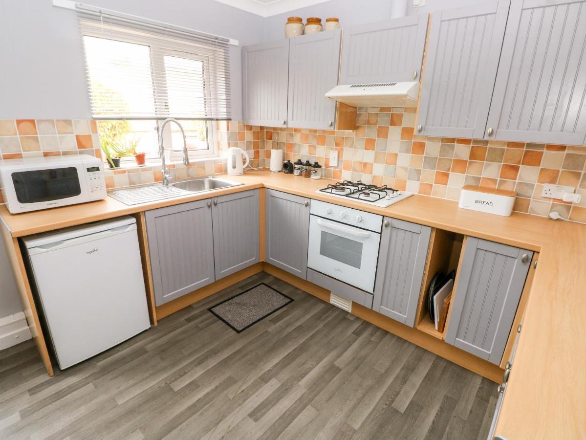 23 Charles Thomas Avenue Vila Pembroke Dock Exterior foto